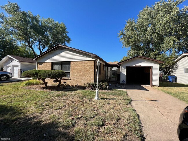 Building Photo - 3 br, 1.5 bath House - 3550 W Del Sienno S...