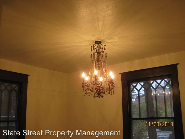 Foto del edificio - 302 E 30th St