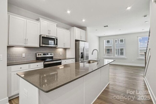 Building Photo - 4375 Raleigh St