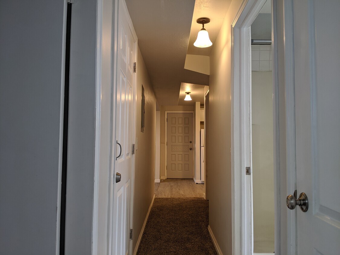 Primary Photo - 8475 S 1575 E