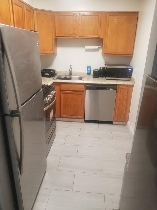 Foto del edificio - 1741 Addison Rd S