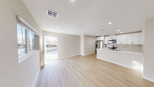 Foto del edificio - 5484 Dorothy Dr