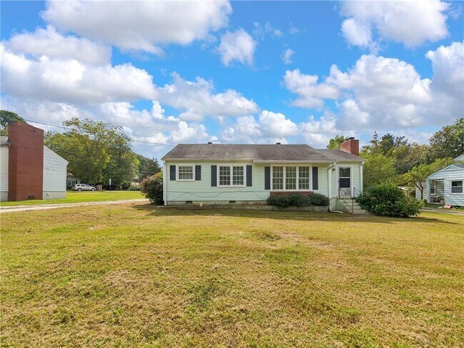 Building Photo - 652 Mozley Dr SE