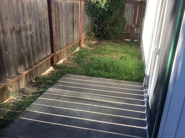 Foto del edificio - 1315 SW G St