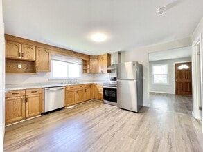 Building Photo - 33 Dunkirk Rd