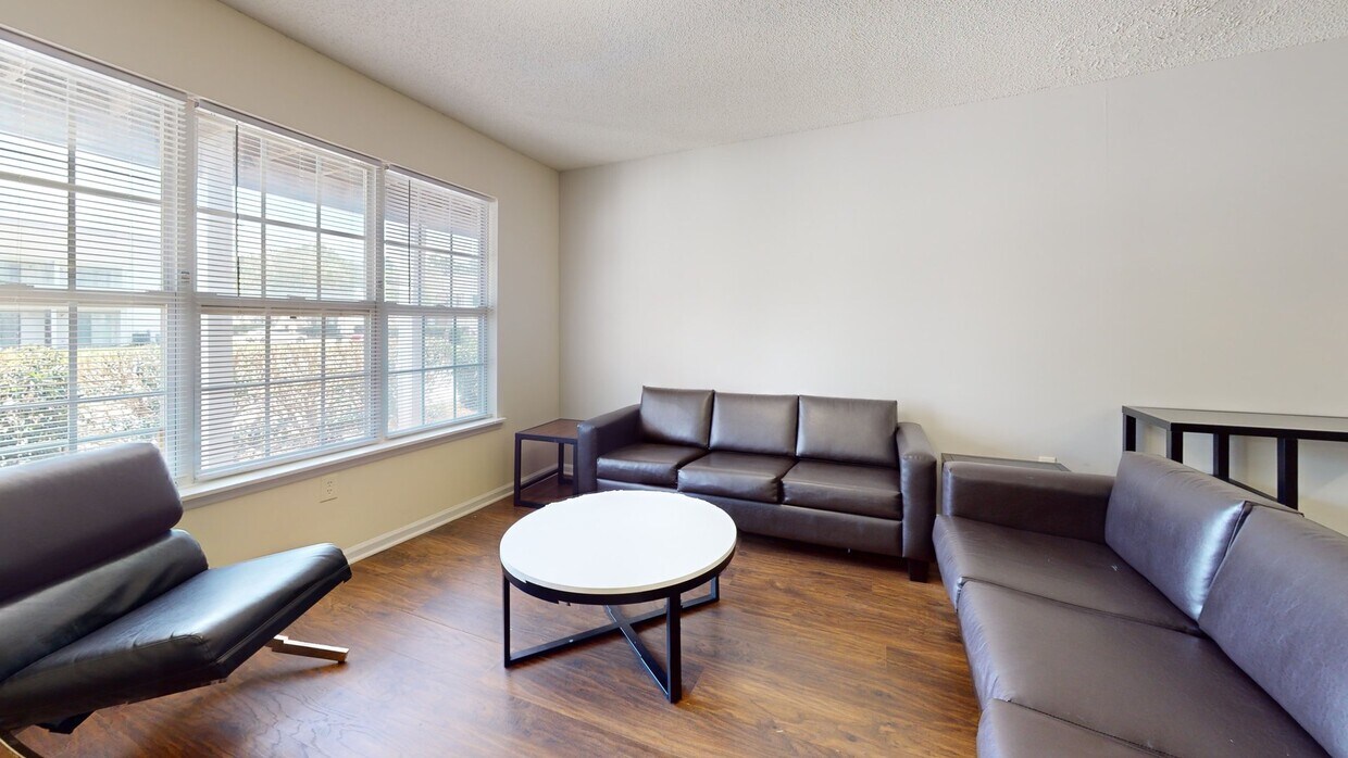 Photo - Seahawk Retreat Apartments