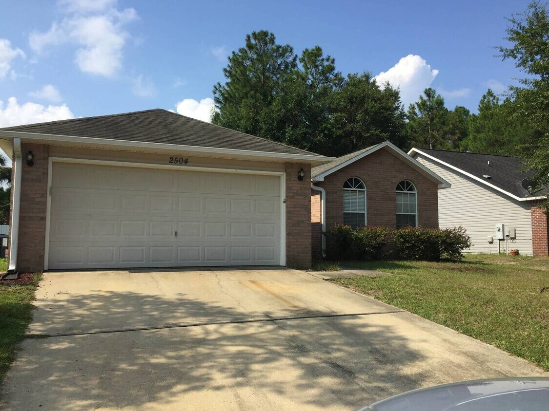 Primary Photo - 2504 Sarasota Ln