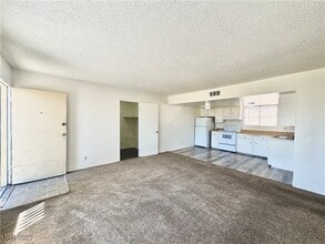 Building Photo - 922 N 1st St