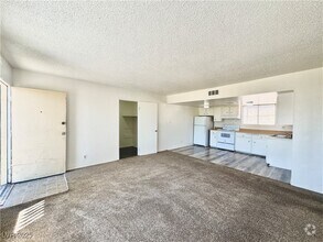 Building Photo - 922 N 1st St