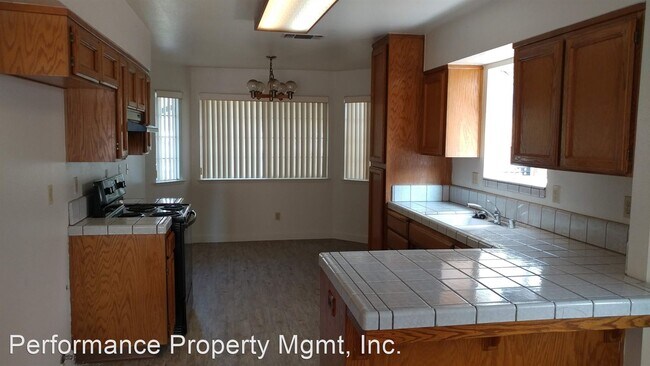 Building Photo - 4 br, 2 bath House - 1187 E. Goshen Ave