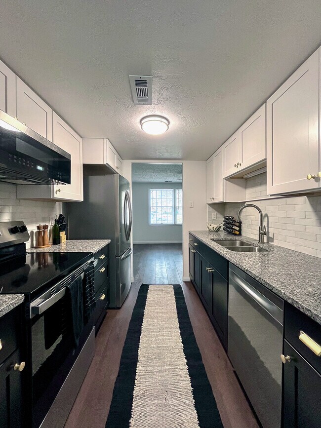 Foto del edificio - 9470 Tracey Lynne Cir