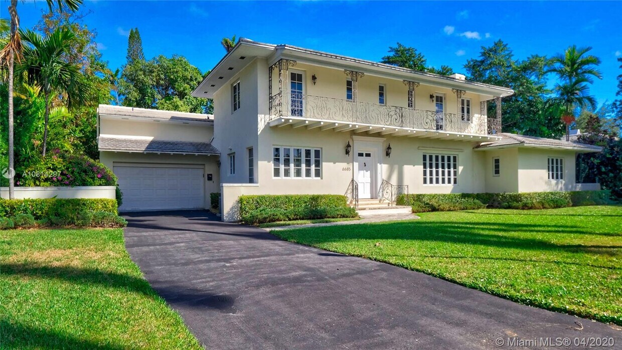 Foto principal - 6685 Sheffield Ln