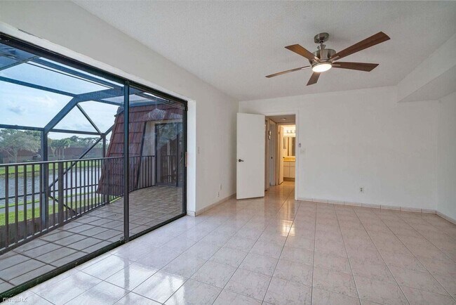 Building Photo - 3 br, 2.5 bath Townhome - 8119 Boca Rio Dr