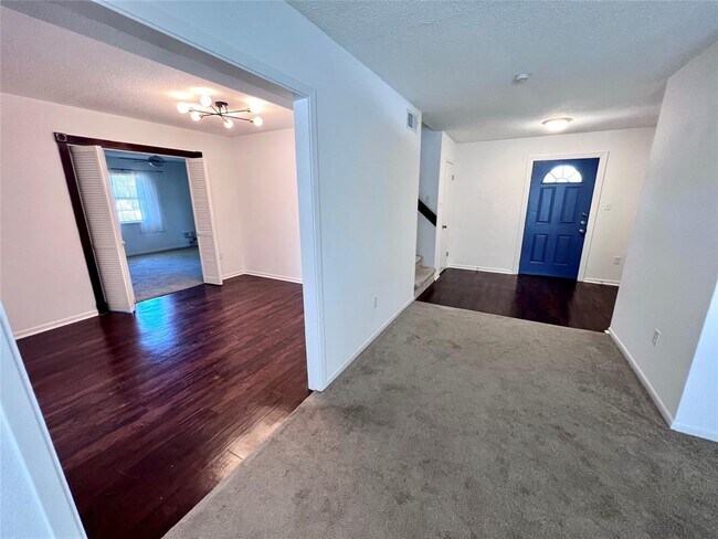 Building Photo - 1207 3rd St