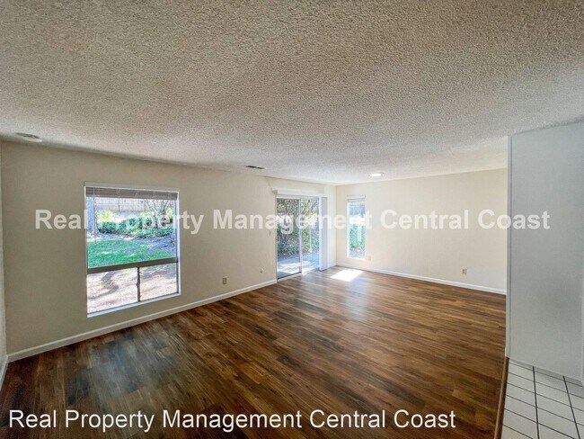 Building Photo - 3 br, 2.5 bath House - 2801 Johnson Ave., ...