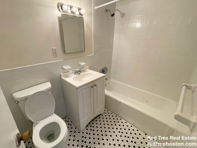 Building Photo - 245 Main St