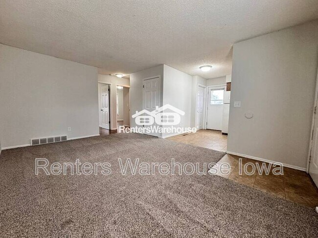 Foto del edificio - 830 Hartford Ave