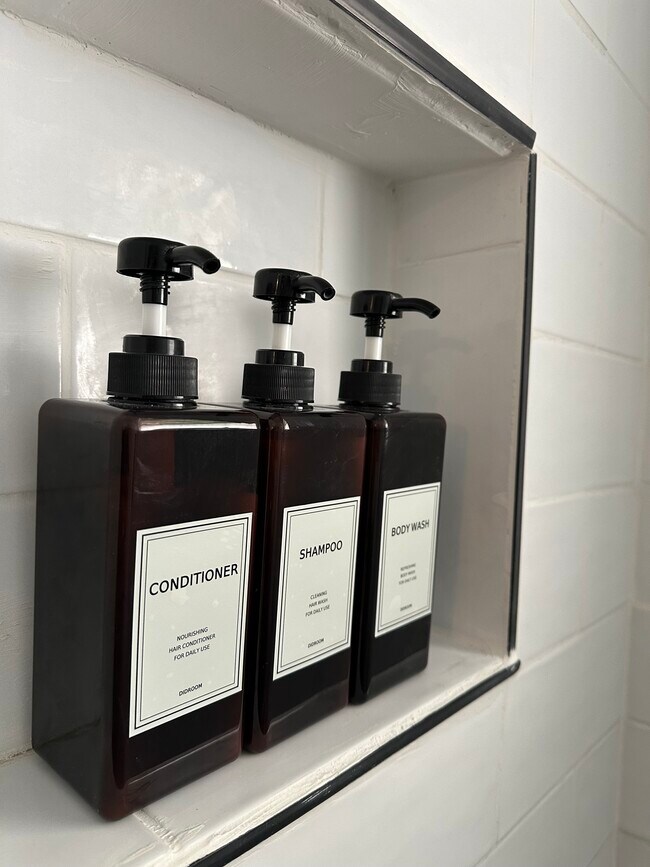 Foto del edificio - 325 W 3rd St