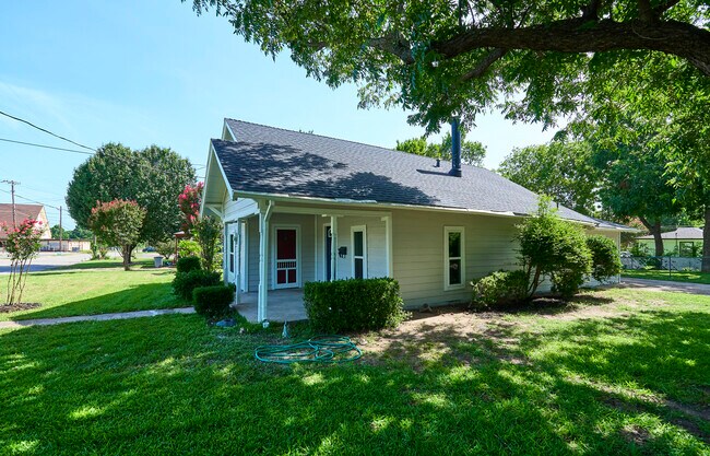 Building Photo - 401 S Ebrite St