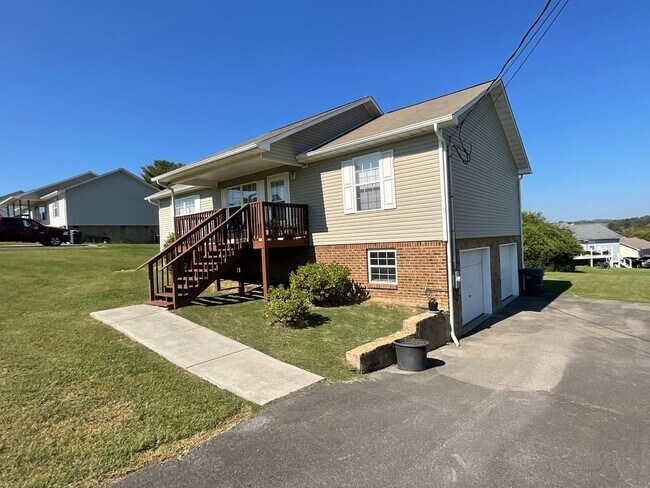 Foto del edificio - Furnished Home - White Pine, Tennessee