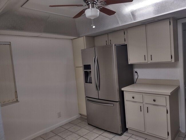Foto del edificio - 3212 Strawflower Way