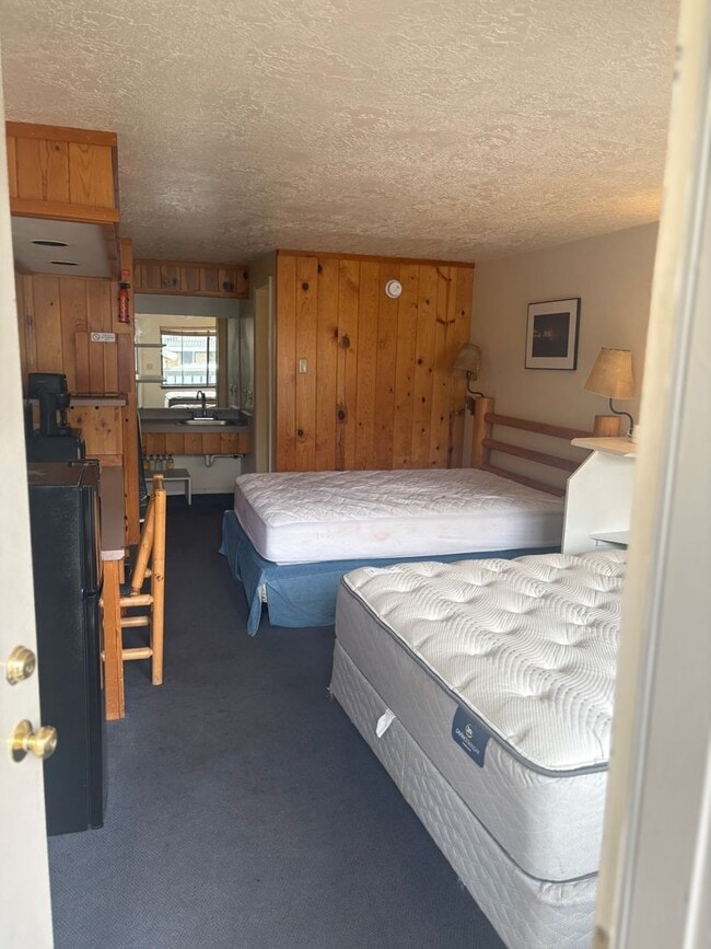 Building Photo - Angler's Inn