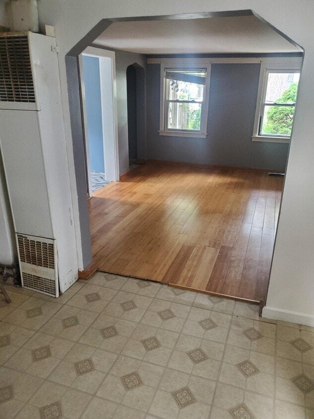 Living Room - 4408 S Kilpatrick Ave