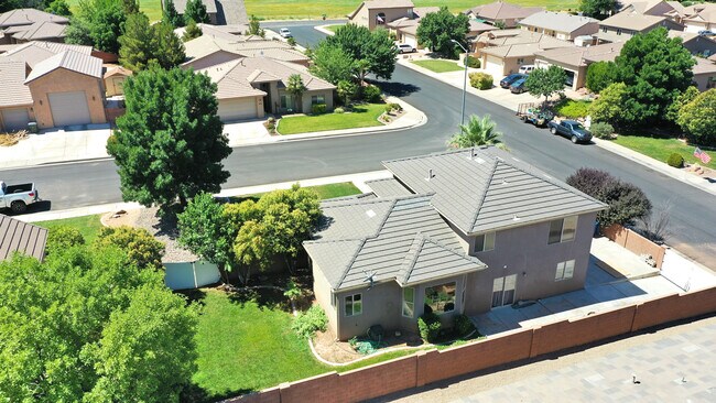 Foto del edificio - 693 E Castle Stone Dr