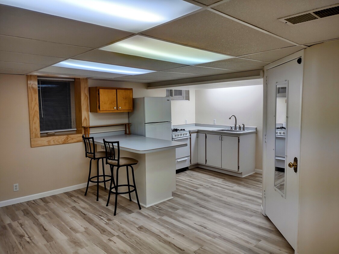 Kitchen - 3026 Lincoln St NE