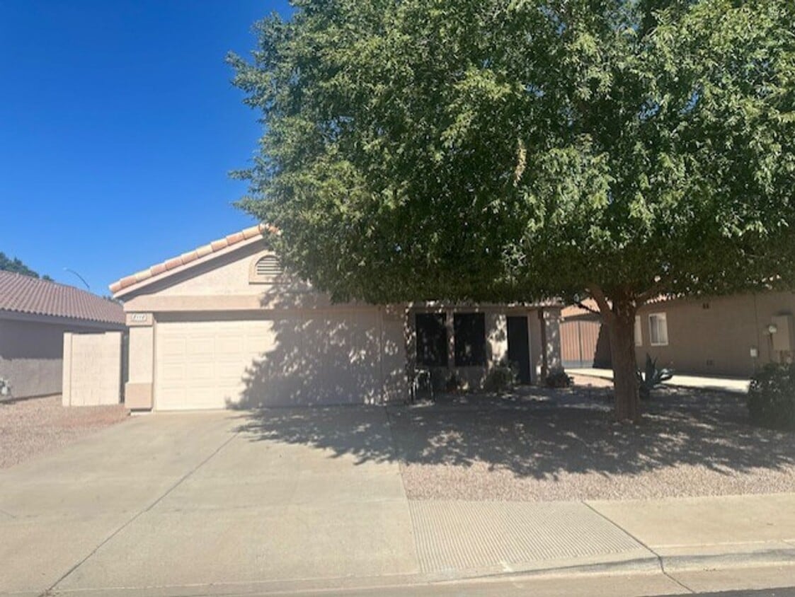 Foto principal - MOVE IN READY SINGLE FAMILY HOME