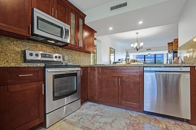 Building Photo - 1526 Whitehall Dr