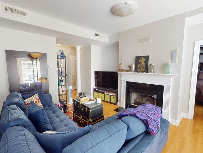 Foto del edificio - Gateway Plaza in Center City Condo with La...