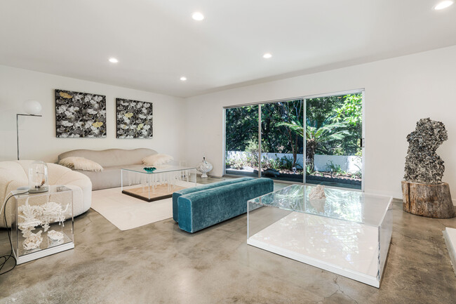 Building Photo - 3173 Dona Maria Dr