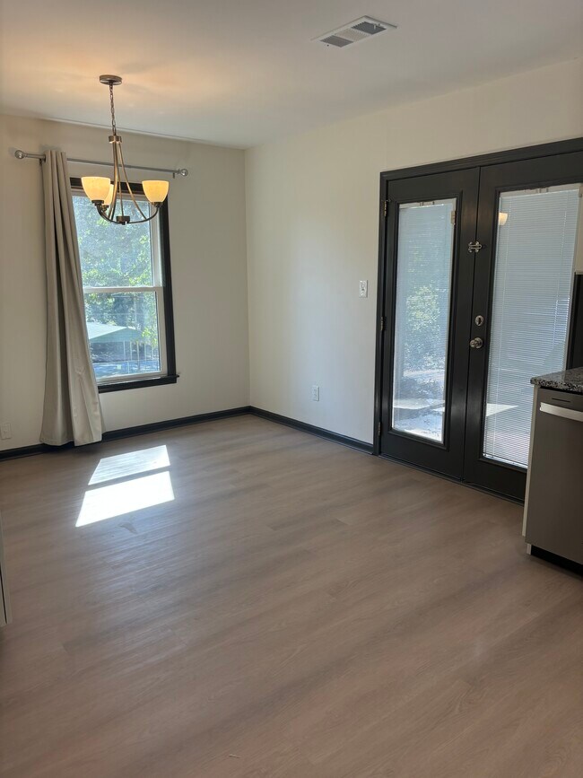 Eat-In Kitchen French Doors to Pation - 1685 Bald Ridge Marina Rd
