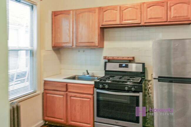 Building Photo - 25-22 30th Ave