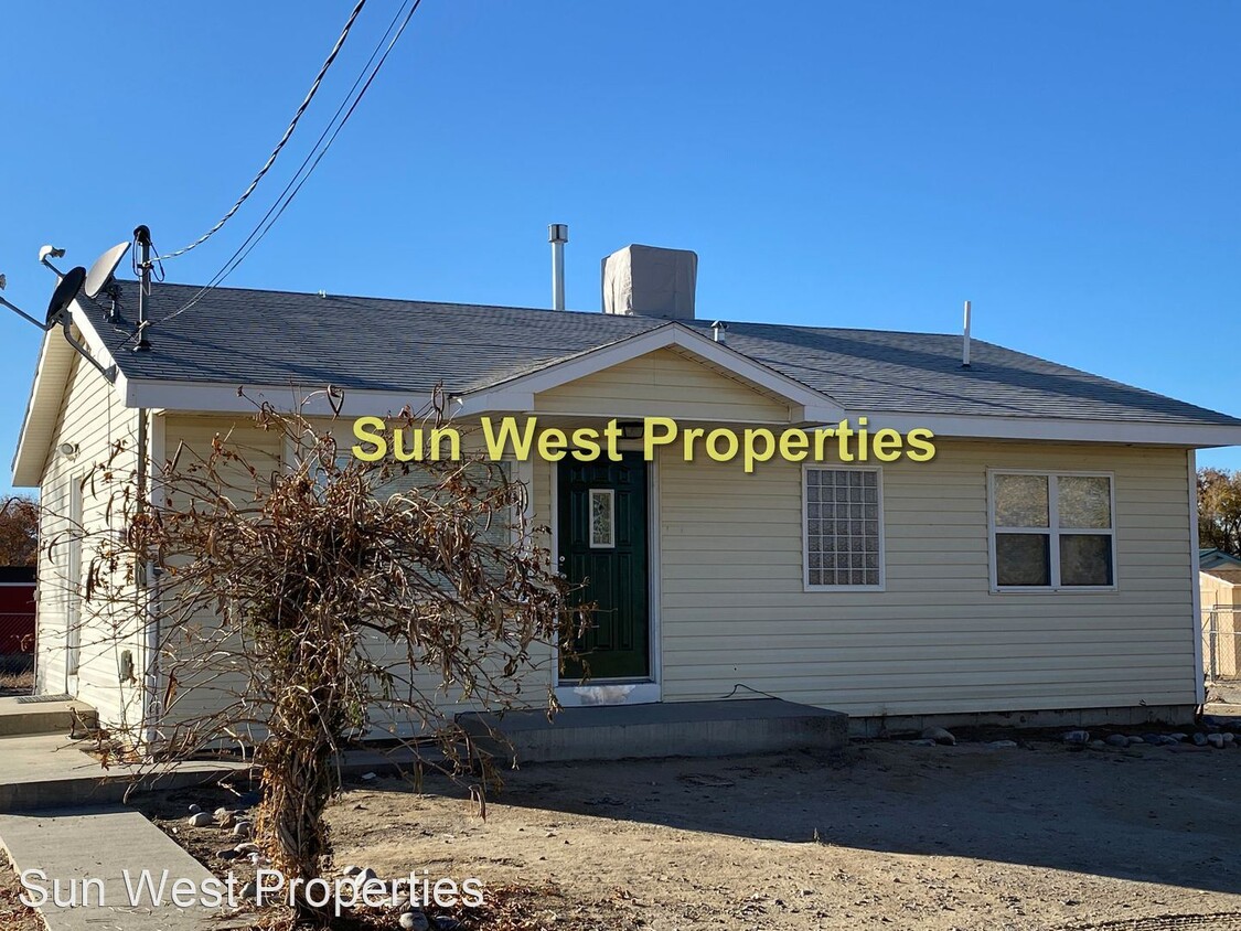 Primary Photo - 4 br, 2 bath House - 26 Road 4995
