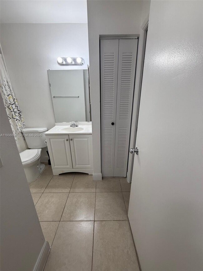 Foto del edificio - 4360 NW 107th Ave