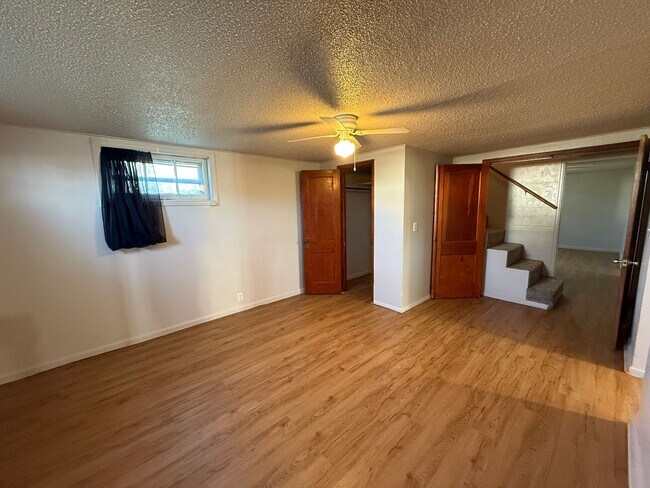 Foto del edificio - 1102 E 14th St