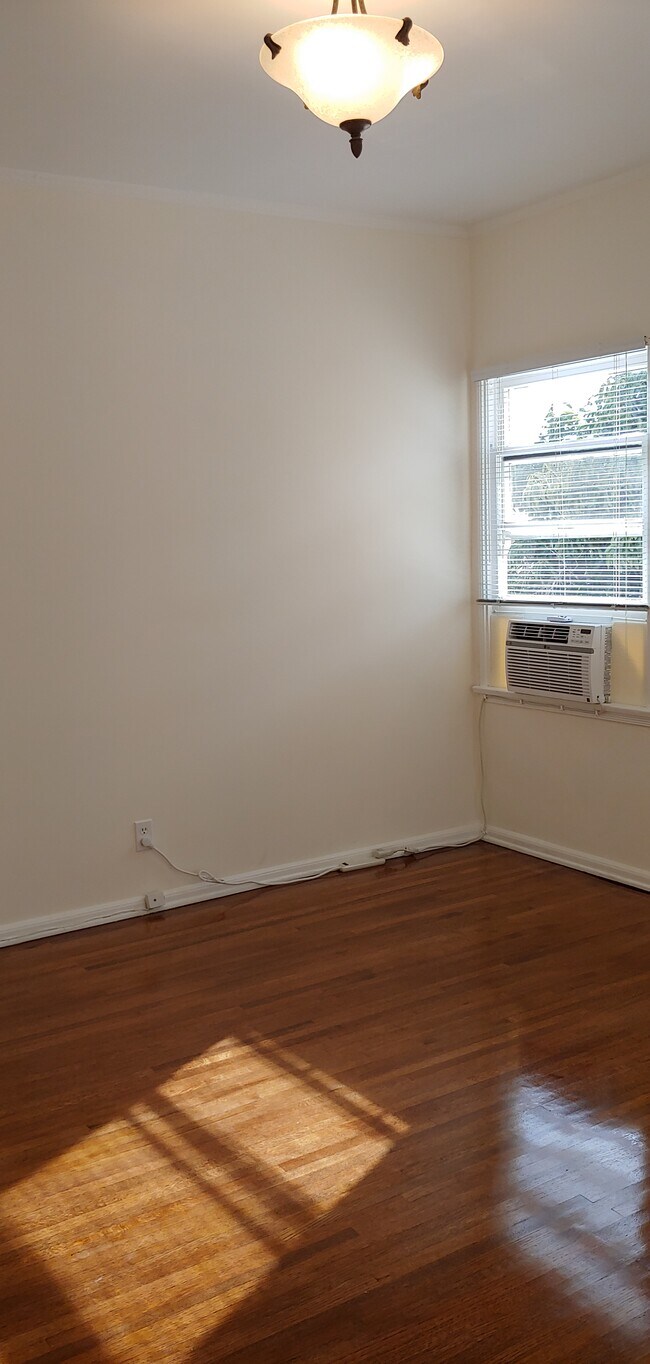 bedroom view 1 - 444 S Palm Dr