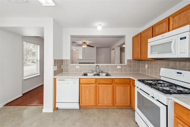 Foto del edificio - 16310 Chandler Ridge Ln