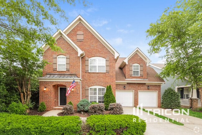 Building Photo - 3009 Kingston Cir N