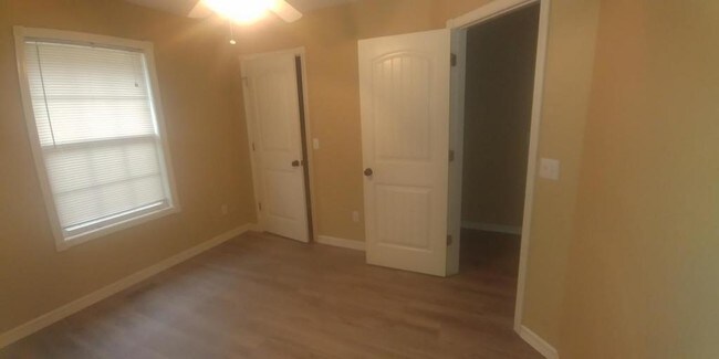 Building Photo - 704 S Casa Grande Ave