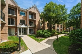 Building Photo - 8700 W Evelyn Ln