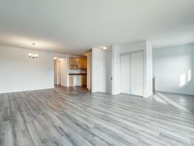Building Photo - 896 Boulevard du Plateau