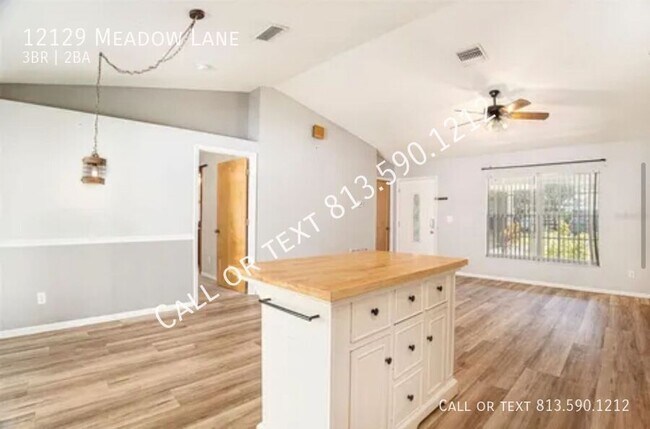 Foto del edificio - 12129 Meadow Ln
