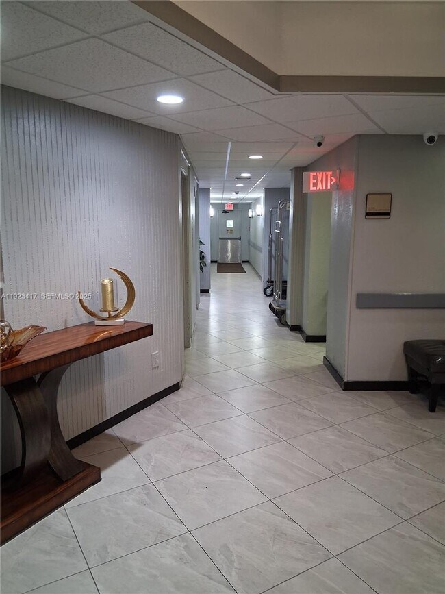 Foto del edificio - 1400 St Charles Pl