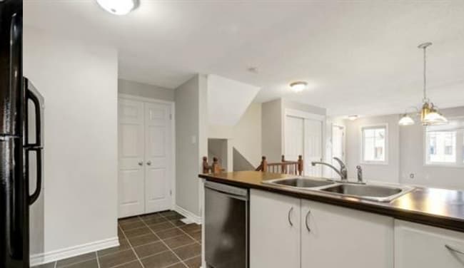 Open Concept Kitchen / Dining Room - 270 Titanium Private