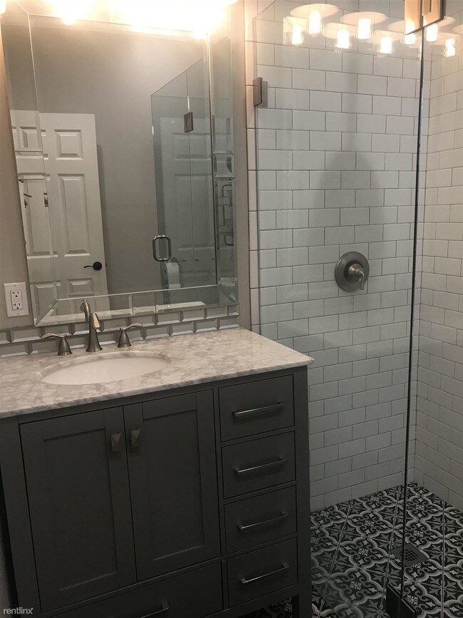 Foto del edificio - 1 br, 1 bath Condo - 14355 Quito Road