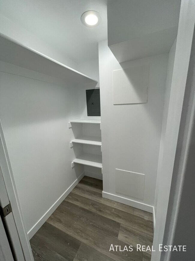 Foto del edificio - 6915 Brookhill Dr E