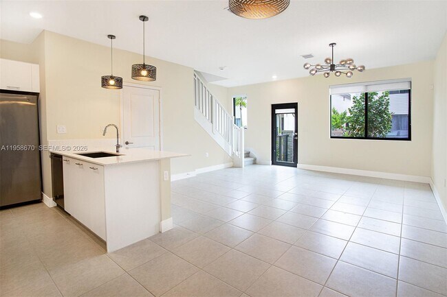 Foto del edificio - 8160 NW 42nd St